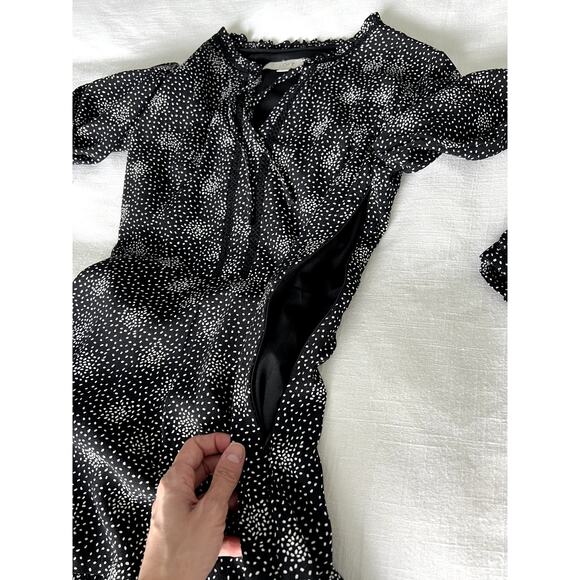 LOFT Women's Petit Mini Dress Long Sleeves Size 2P Black and White - Picture 8 of 11